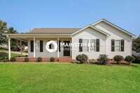 Building Photo - 3 Bedroom Pet-Friendly Home in THOMASVILLE, NC with Main Street Renewal