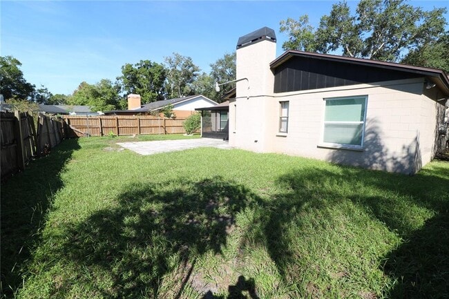 Building Photo - 5017 Oakshire Dr
