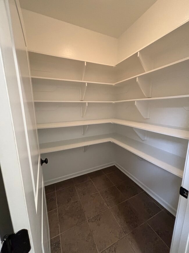 Building Photo - 408 Oak Branch Dr