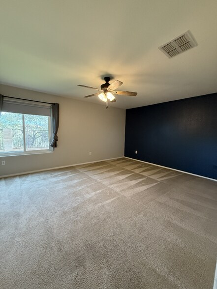 Building Photo - 615 E Sterling Canyon Dr