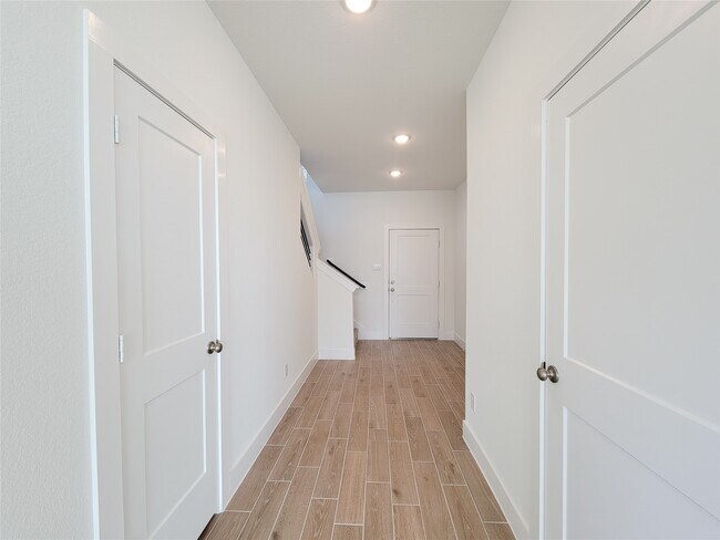 Building Photo - 10058 Rosette Dr