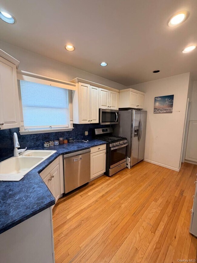 Building Photo - 462 Franklin Blvd