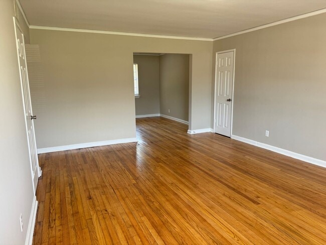Building Photo - COMPLETLY RENOVATED 3-Bedroom