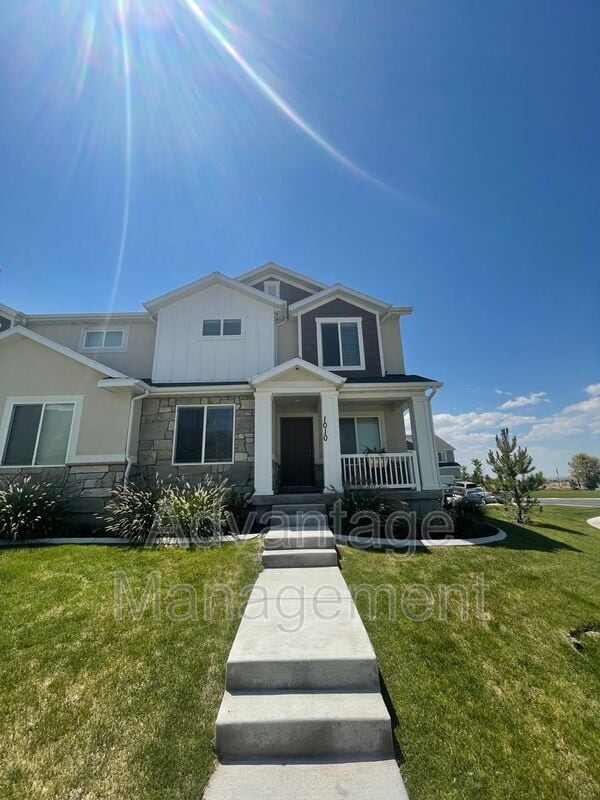 Building Photo - 1010 N 20 E