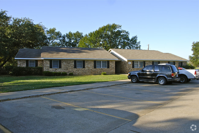 Building Photo - Seven Points Apartments