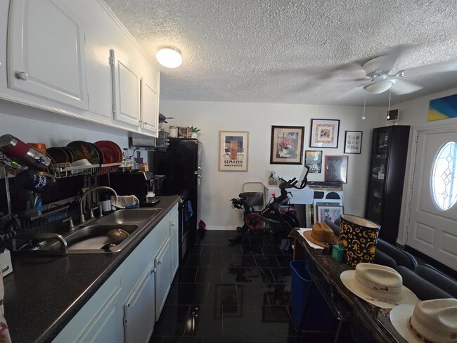Building Photo - 6901 Aries Ln