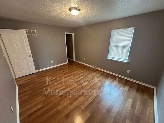 Building Photo - 420 N Jennings Rd