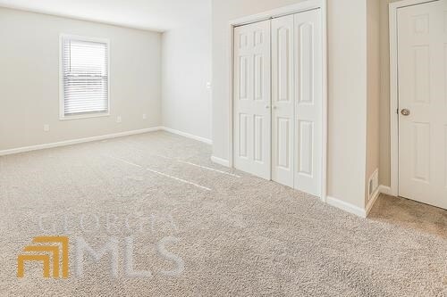 Building Photo - 17 Hollow Springs Ln