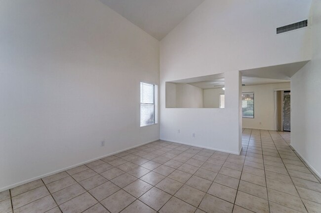 Building Photo - Desirable North Phoenix  Home with 1 Downstairs Bedroom!!!