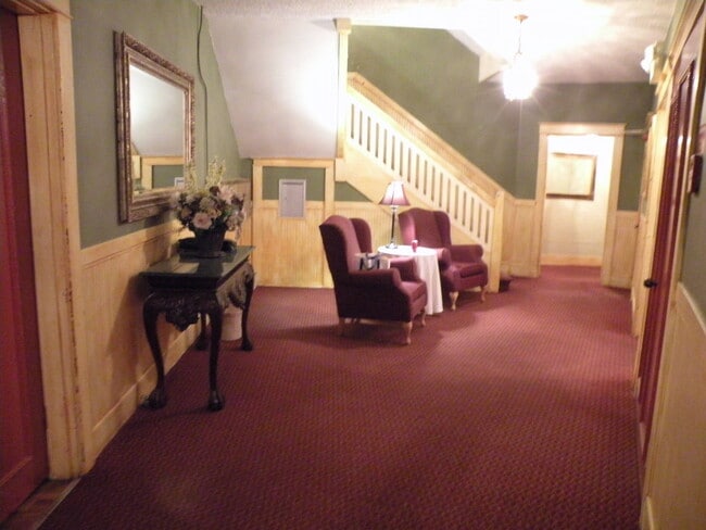 Main entry - 1303 Division Ave