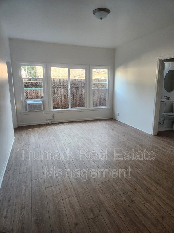 Building Photo - 325 W Lomita Ave