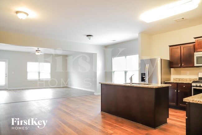 Building Photo - 216 Aberdeen Way