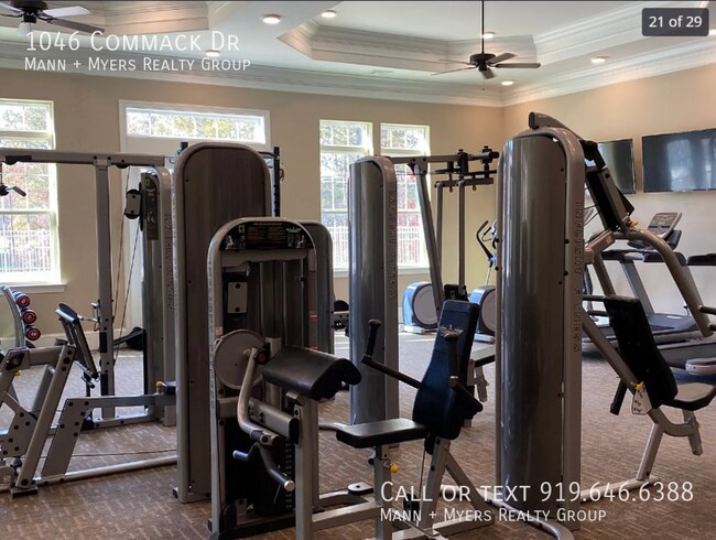 Building Photo - 1046 Commack Dr