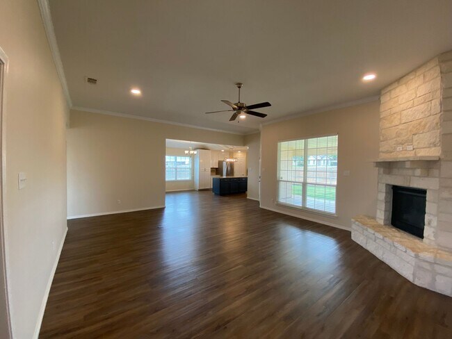 Building Photo - 5002 Scarlet Oak Dr