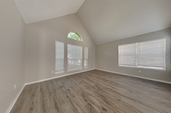 Building Photo - 3019 Highland Laurels Dr