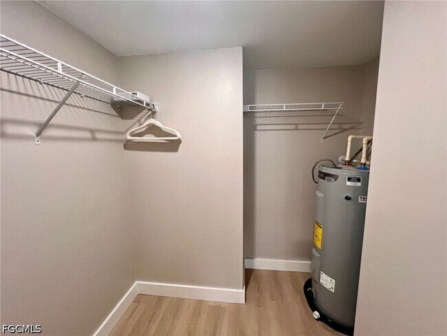 Building Photo - 4102 SE 19th Pl