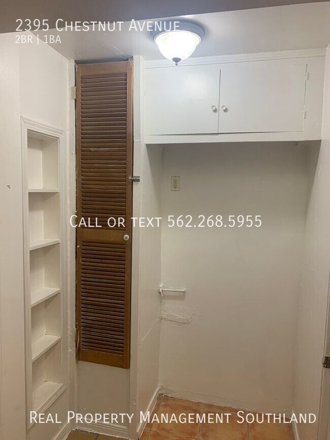 Building Photo - 2395 Chestnut Ave