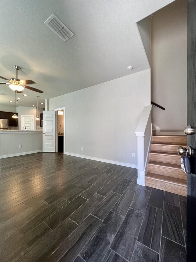 Building Photo - 374 Creekside Curve