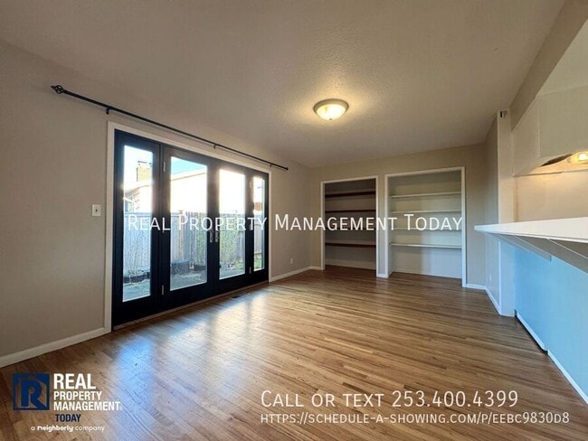 Building Photo - 1748 N Narrows Dr