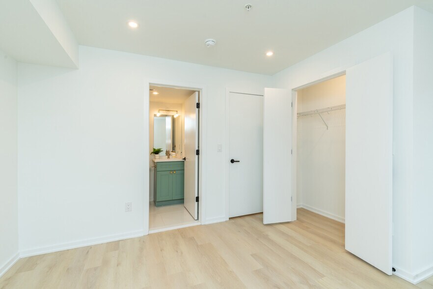 Building Photo - 1627 Fontain St