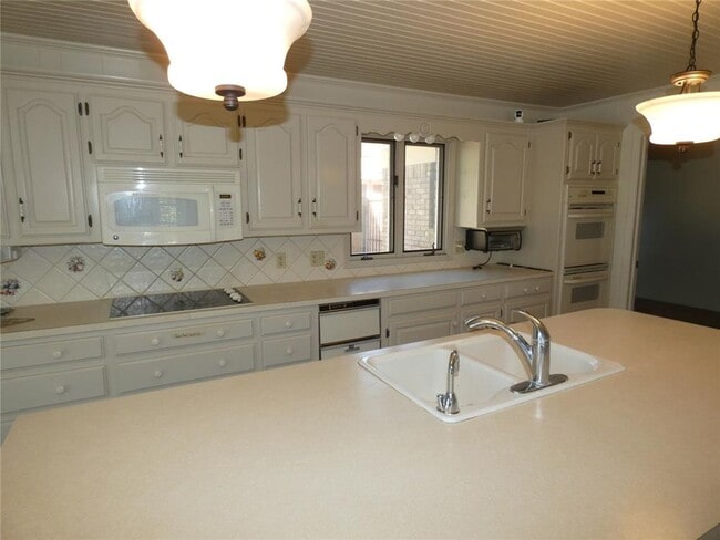 Building Photo - 1362 Beechwood Ln