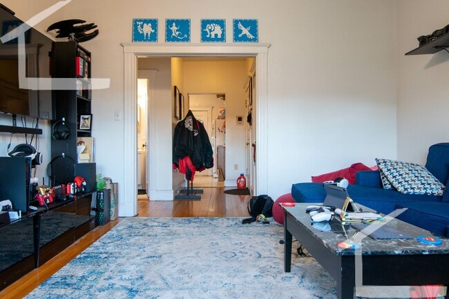 Building Photo - 2 Bed in Brighton for September 1st - NO BROKER FEE
