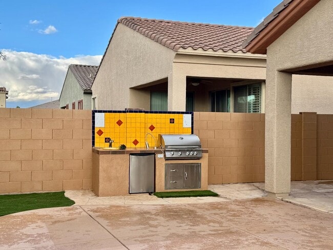 Building Photo - 13743 N High Mountain View Pl