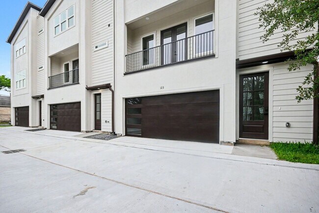 Building Photo - 123 Milby St