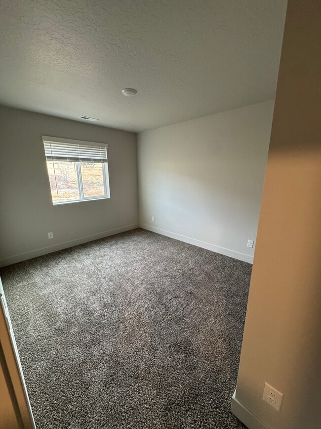 Building Photo - 4029 S Woodland Ave