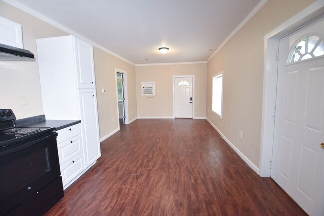 Building Photo - 2149 US-40