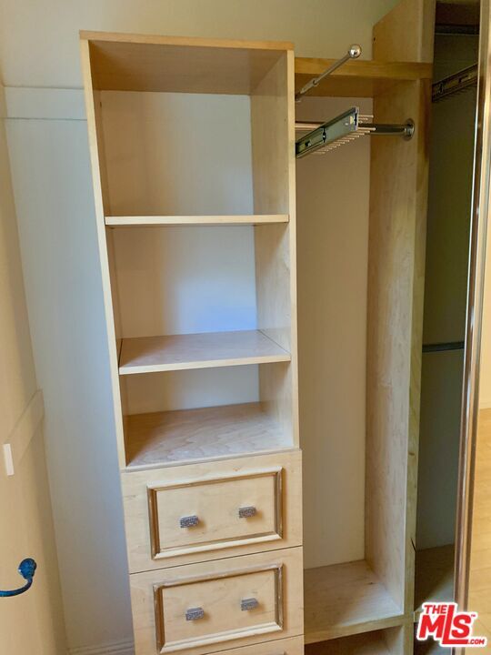 Building Photo - 4189 Vineland Ave