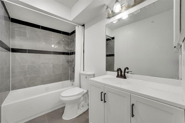 Building Photo - 1809 Trowbridge St