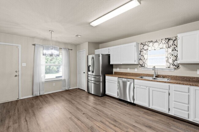 Building Photo - 2319 Schwald Rd