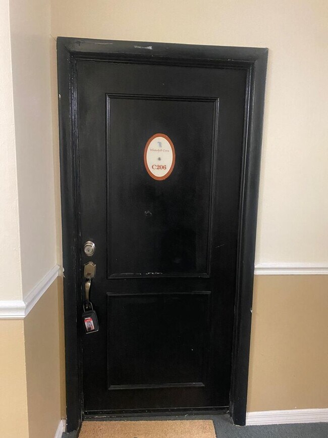 Building Photo - ? Beautiful and move-in ready condo!