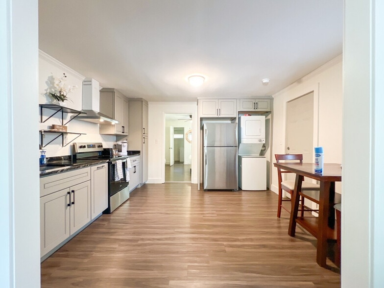 Building Photo - 214 McGarity St