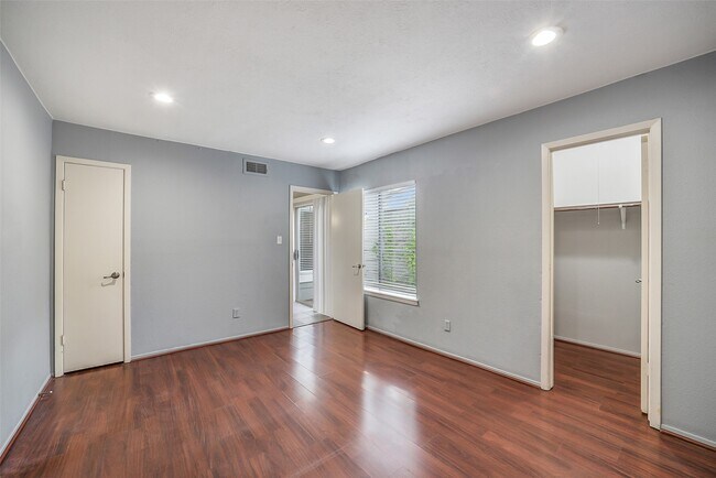 Building Photo - 12980 Greenway Chase Ct