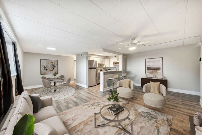 Building Photo - Welcome to your new condo in Walden Woods, located within the sought-after West Allegheny School ...