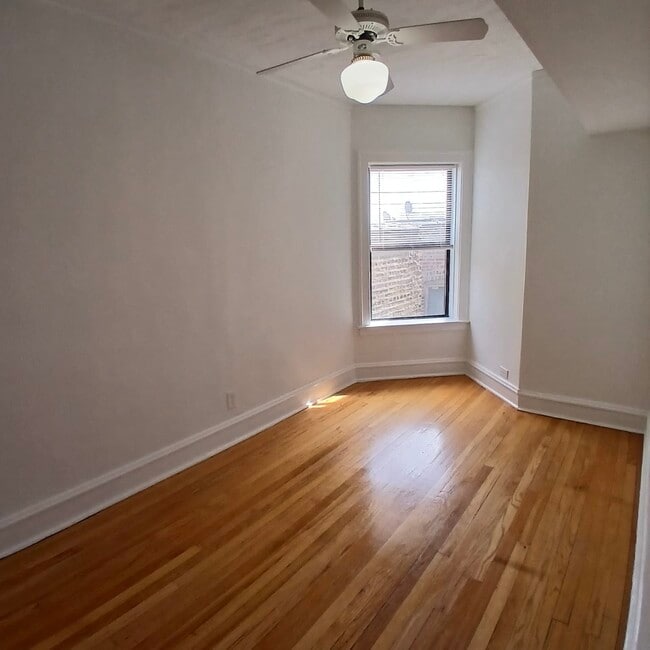 Building Photo - 4810 W Armitage Ave