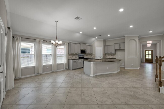 Building Photo - 122 S Bearkat Ct