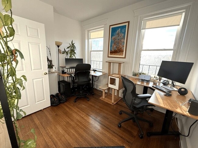 Building Photo - 137 Peterborough St