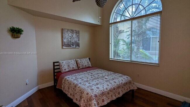 Building Photo - 8133 Madison Lakes Cir S