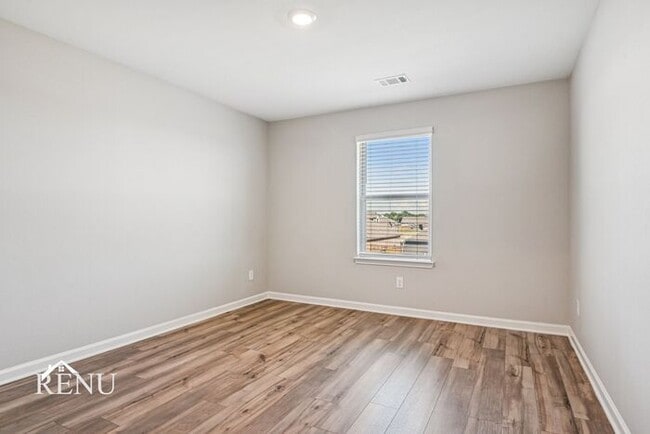 Building Photo - 1040 Wheatfield Ln