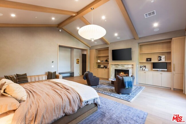 Building Photo - 5084 Valjean Ave