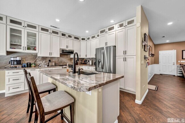 Building Photo - 6015 Stillmeadow Dr