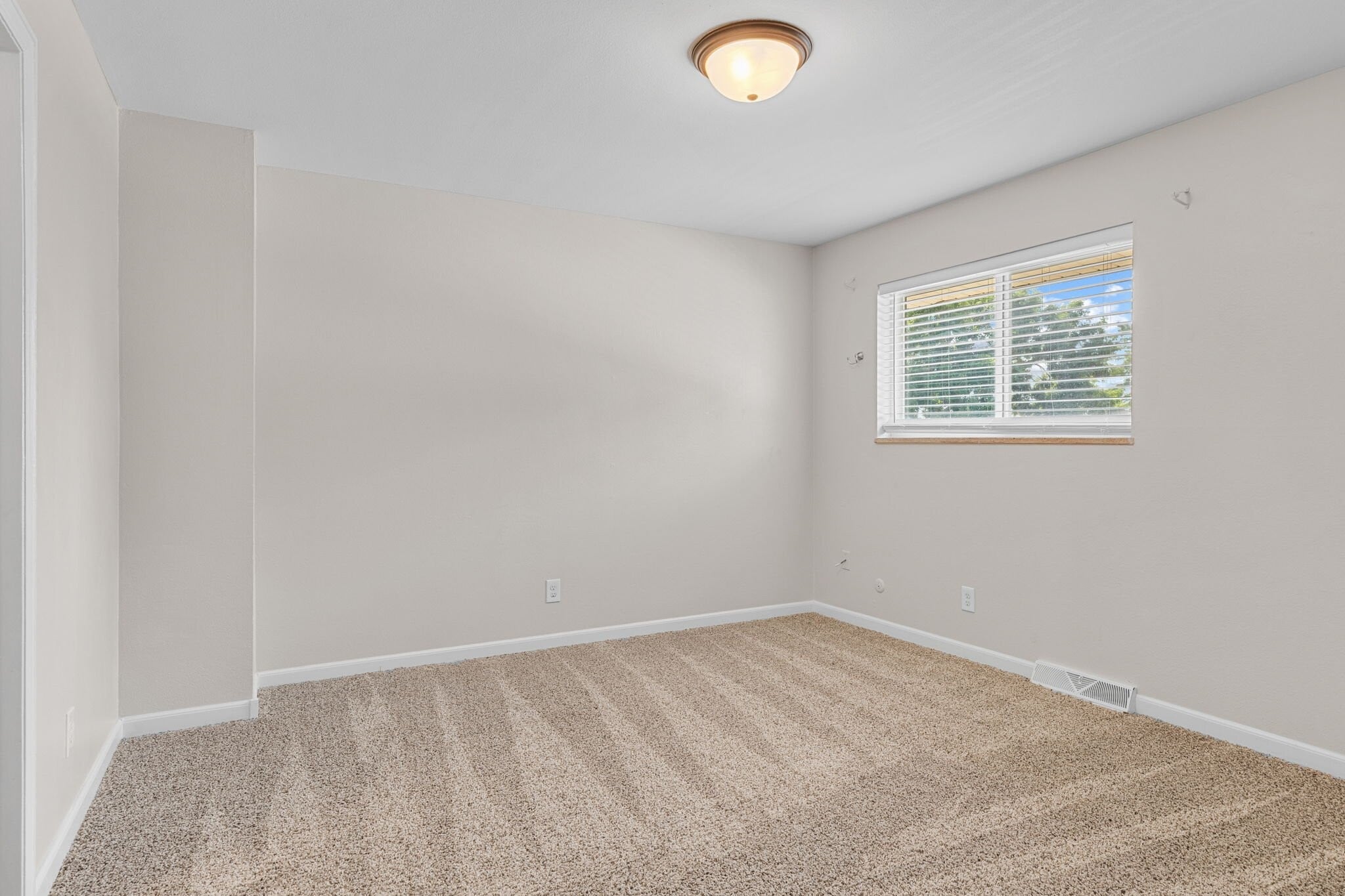 Building Photo - 4621 S Lowell Blvd