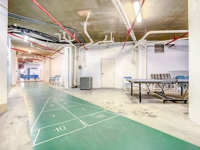 Building Photo - Fully Furnished Beautiful 2 Bedroom Seasca...