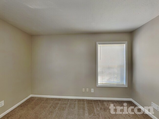 Building Photo - 235 Princeton Way