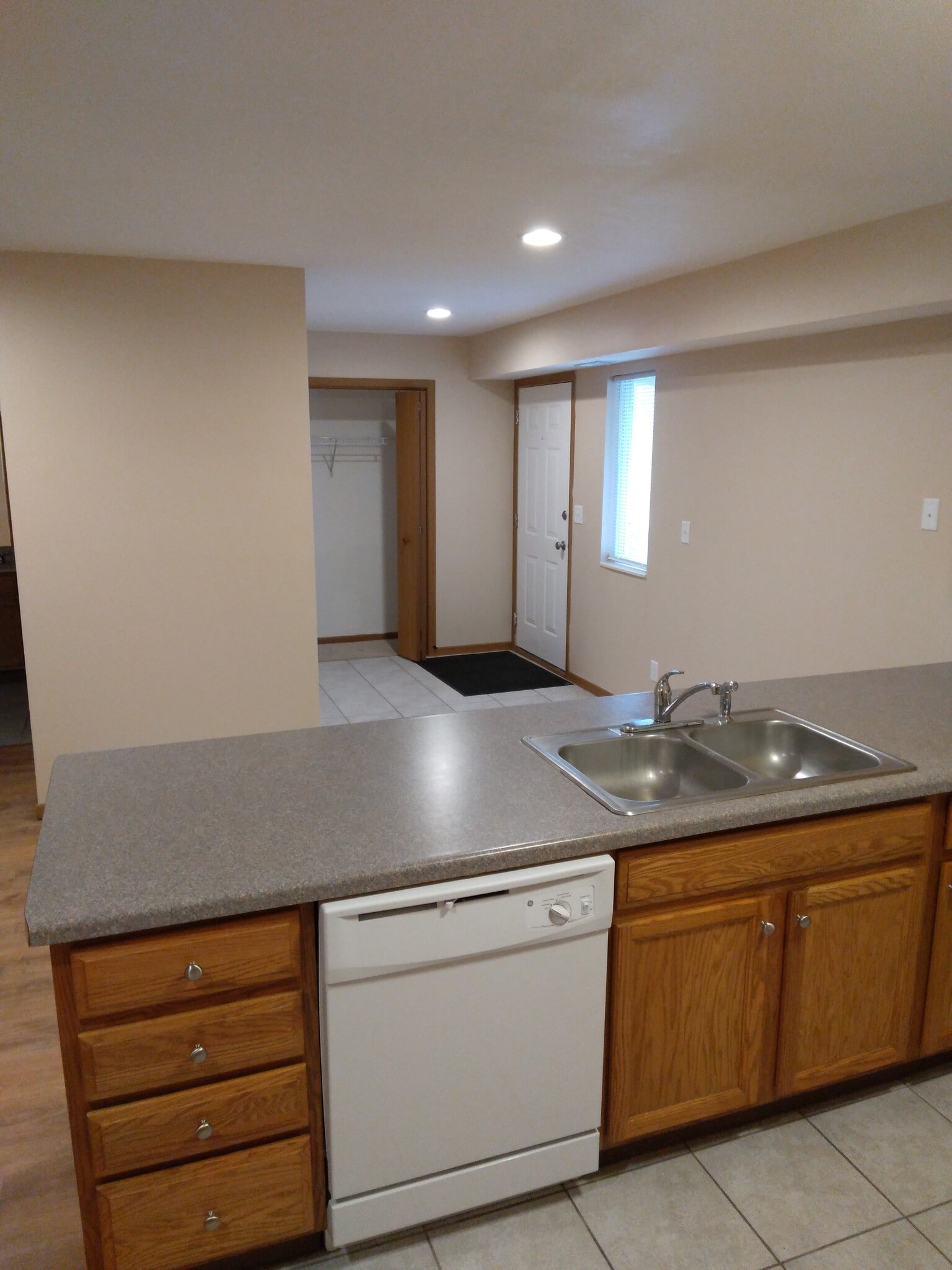 Building Photo - 931 Minns Dr