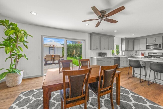 Building Photo - 1558 Wakefield Ave