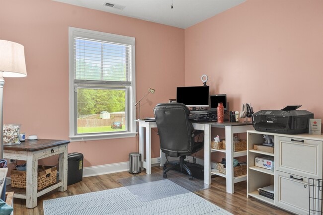 Building Photo - 401 Hope Ct